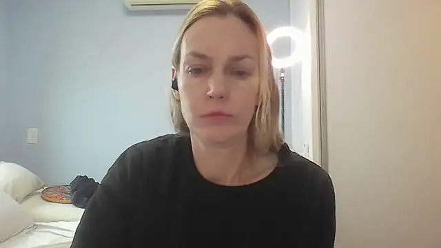 Annylove1 online show from June 12, 2026, 10:47 am