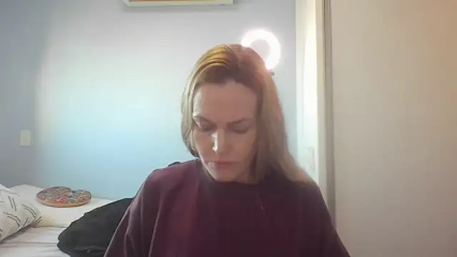 Annylove1 online show from June 18, 2026, 10:52 am