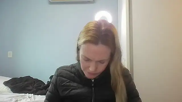 Annylove1 online show from June 25, 2026, 10:53 am