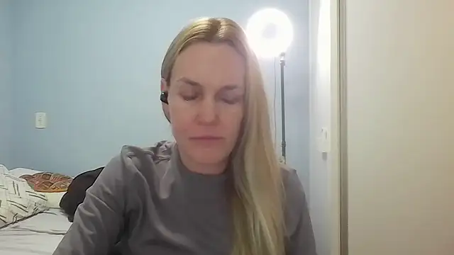 Annylove1 online show from June 30, 2026, 12:17 pm
