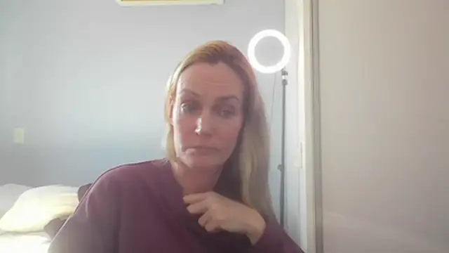 Annylove1 online show from July 15, 2026, 4:56 pm