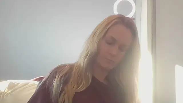 Annylove1 online show from July 28, 2026, 6:53 pm