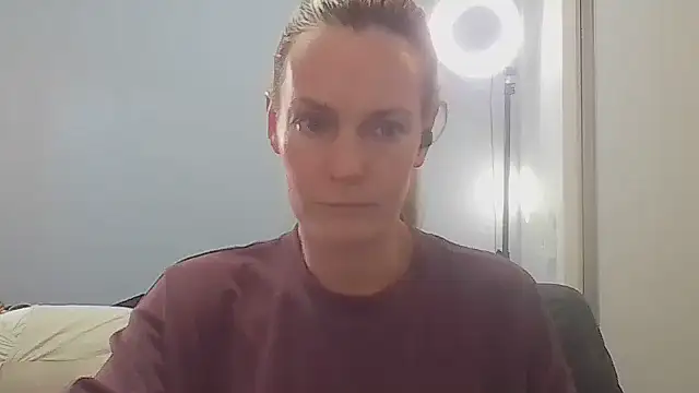 Annylove1 online show from July 28, 2026, 7:50 pm