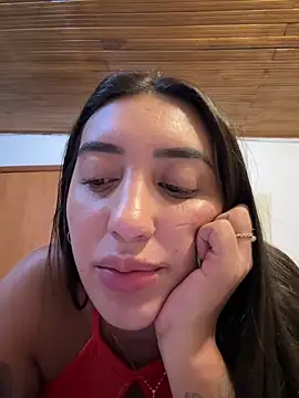 Snapshot of Hannahoff chatting on May 10, 2026, 4:17 am Hannahoff online show from May 10, 2026, 4:17 am