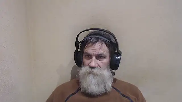 Snapshot of AlexNudo chatting on December 5, 2024, 8:33 am AlexNudo online show from December 5, 2024, 8:33 am