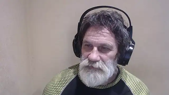 Snapshot of AlexNudo chatting on January 29, 2025, 8:18 am AlexNudo online show from January 29, 2025, 8:18 am