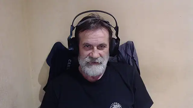 Snapshot of AlexNudo chatting on October 24, 2025, 7:10 pm AlexNudo online show from October 24, 2025, 7:10 pm