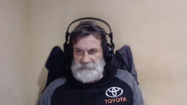 Snapshot of AlexNudo chatting on November 22, 2025, 8:24 am AlexNudo online show from November 22, 2025, 8:24 am