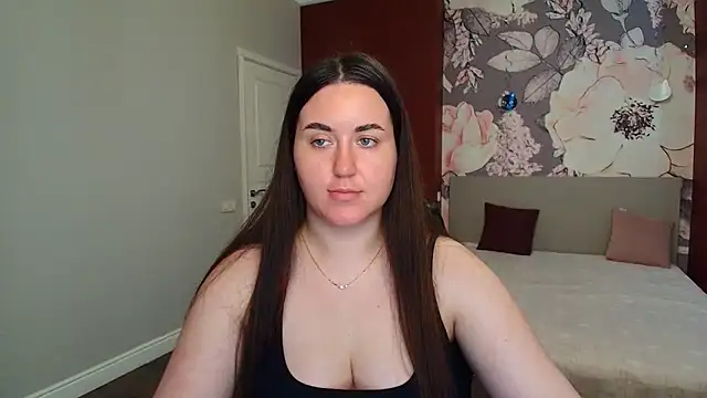 Roxie Bradley online show from June 5, 2026, 6:52 am