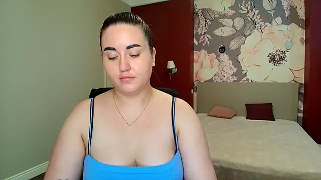 Roxie Bradley online show from June 9, 2026, 5:41 am
