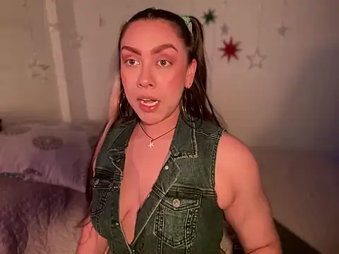 Im sophiie online show from December 29, 2024, 6:03 am