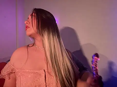 Im sophiie online show from February 6, 2025, 9:00 am