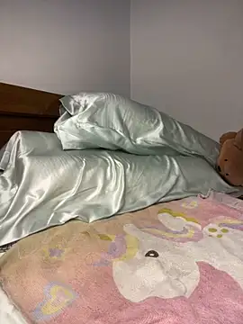  yisela  online show from March 8, 2026, 2:04 am