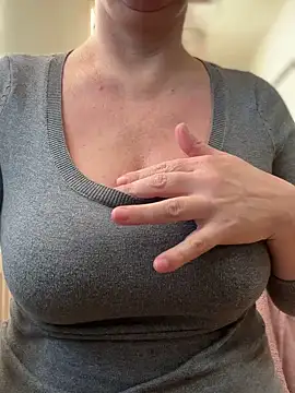 sweetmystery1 online show from February 21, 2025, 2:38 pm