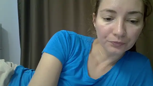 Ashleyspice online show from October 3, 2025, 9:50 am