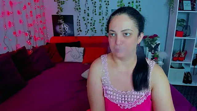 DarlingMilf online show from September 24, 2025, 6:11 pm