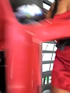 lady-rosse online show from February 14, 2025, 8:48 pm