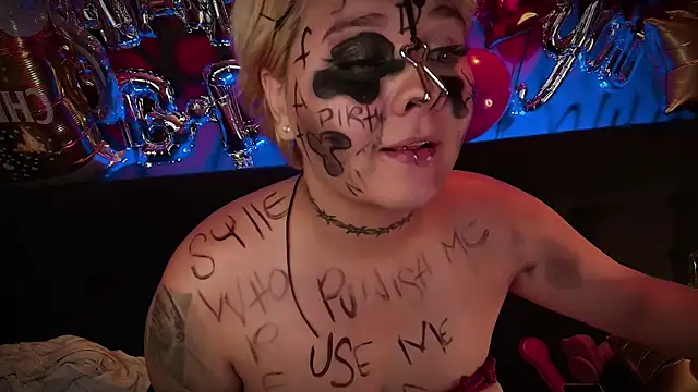 Snapshot of Laura_takint chatting on January 30, 2025, 10:19 pm Laura takint online show from January 30, 2025, 10:19 pm