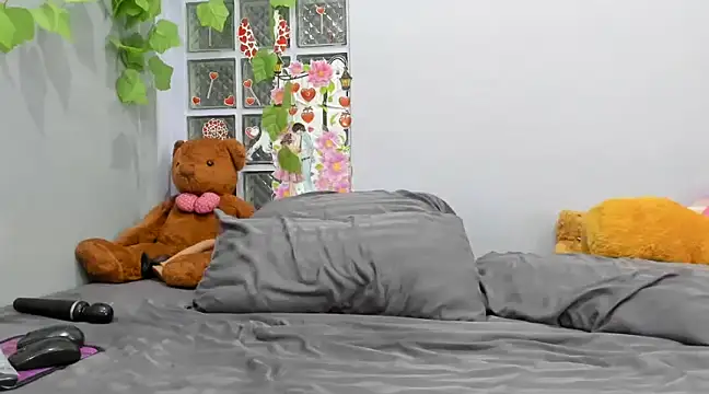 loveley jenny online show from February 3, 2025, 9:30 am