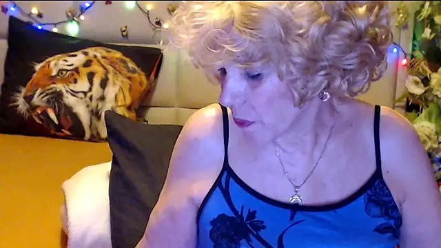 HappyWomanOn online show from February 8, 2026, 10:18 am