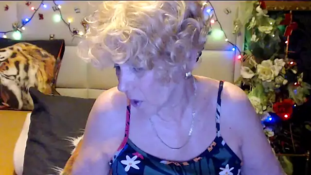 HappyWomanOn online show from February 19, 2026, 9:38 am