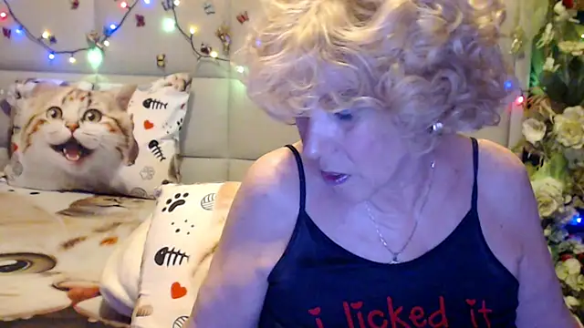 HappyWomanOn online show from April 2, 2026, 6:49 pm
