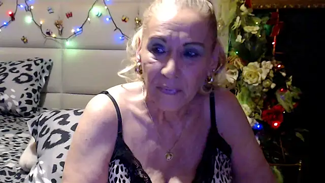 HappyWomanOn online show from July 26, 2026, 9:27 am