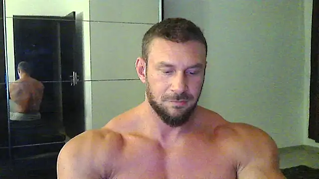 Snapshot of muscularkevin chatting on September 14, 2025, 6:18 pm muscularkevin online show from September 14, 2025, 6:18 pm