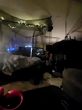 Hotredheadandtoungelasher online show from January 27, 2025, 8:49 pm