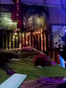 Hotredheadandtoungelasher online show from February 26, 2025, 8:33 pm