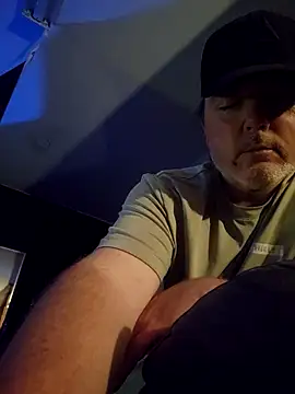 Hotredheadandtoungelasher online show from November 12, 2025, 6:14 am