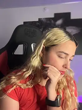 Irisweet  online show from September 17, 2025, 10:22 pm