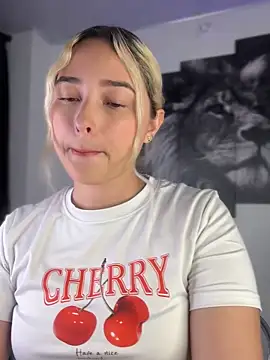 Irisweet  online show from September 20, 2025, 9:49 pm