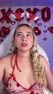 Snapshot of Irisweet_ chatting on February 14, 2026, 7:21 pm Irisweet online show from February 14, 2026, 7:21 pm