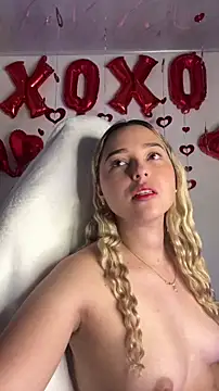 Snapshot of Irisweet_ chatting on February 15, 2026, 4:36 pm Irisweet online show from February 15, 2026, 4:36 pm