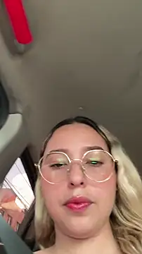 Snapshot of Irisweet_ chatting on March 14, 2026, 4:01 pm Irisweet online show from March 14, 2026, 4:01 pm