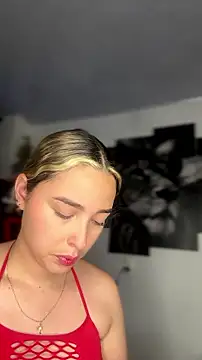 Snapshot of Irisweet_ chatting on August 7, 2026, 9:50 pm Irisweet online show from August 7, 2026, 9:50 pm