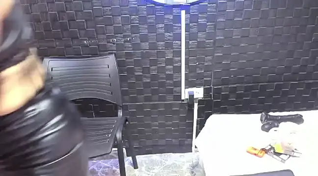 Snapshot of mature_sexi40 chatting on February 26, 2025, 10:20 pm mature sexi40 online show from February 26, 2025, 10:20 pm