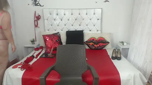 Snapshot of Sweetbigcatt chatting on May 31, 2026, 6:09 pm Sweetbigcatt online show from May 31, 2026, 6:09 pm