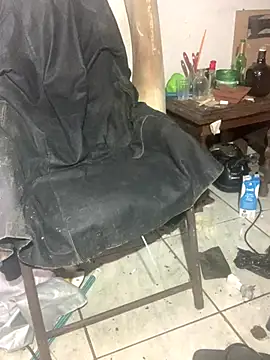 raphadoors19 online show from December 14, 2025, 6:01 pm