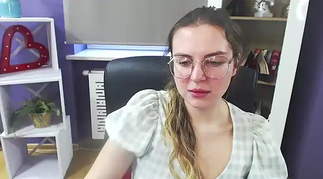 Zoey Erotic online show from February 6, 2025, 11:43 am