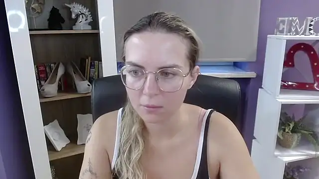 Zoey Erotic online show from September 10, 2025, 4:34 am