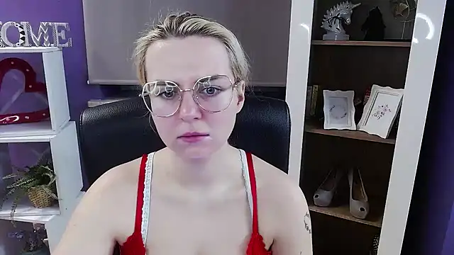 Zoey Erotic online show from February 23, 2026, 5:38 am