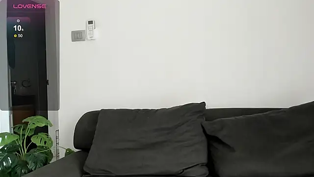 minimaya online show from March 18, 2025, 4:47 am