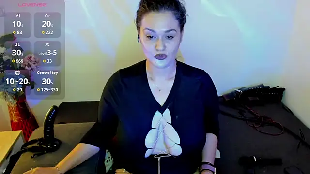 Snapshot of Laura_sinner chatting on June 18, 2026, 4:22 pm Laura sinner online show from June 18, 2026, 4:22 pm