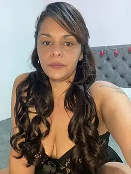 Snapshot of Kataliina chatting on January 27, 2025, 3:47 am Kataliina online show from January 27, 2025, 3:47 am