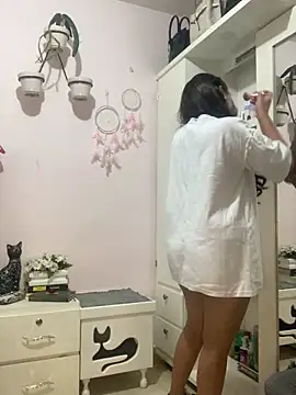 Snapshot of Kataliina chatting on January 27, 2025, 9:55 pm Kataliina online show from January 27, 2025, 9:55 pm