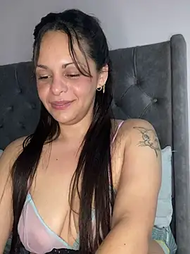 Snapshot of Kataliina chatting on March 12, 2025, 4:51 am Kataliina online show from March 12, 2025, 4:51 am