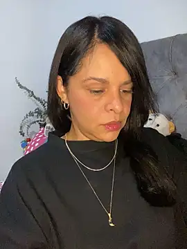 Snapshot of Kataliina chatting on November 10, 2025, 5:17 am Kataliina online show from November 10, 2025, 5:17 am