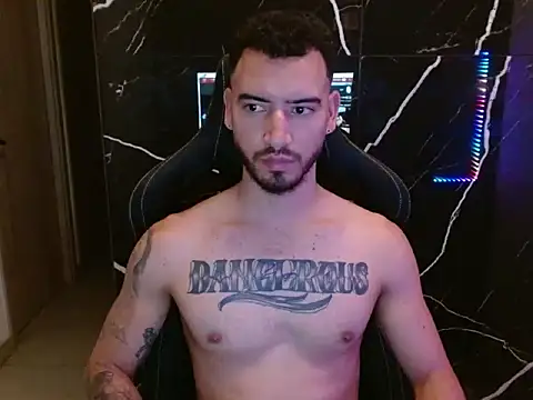 Snapshot of Dangerous-Men chatting on October 31, 2025, 4:35 am Dangerous-Men online show from October 31, 2025, 4:35 am